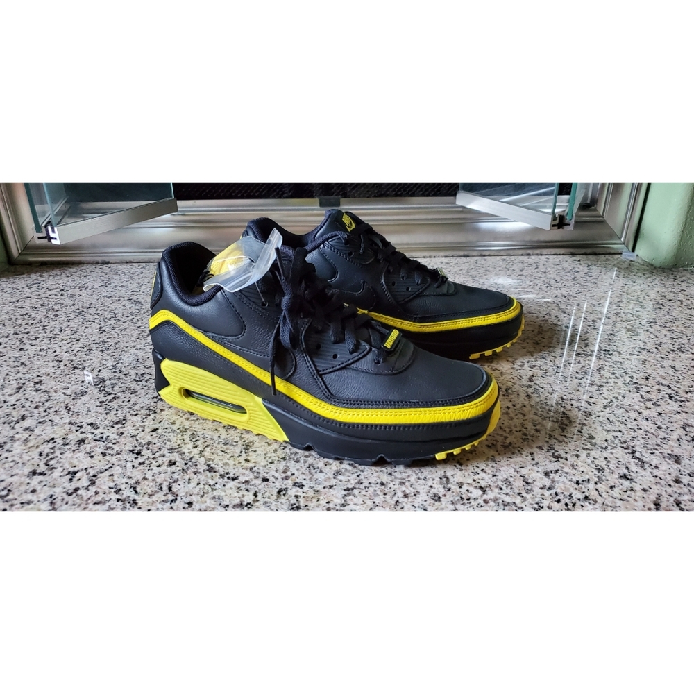 Nike Air Max 90 Undefeated